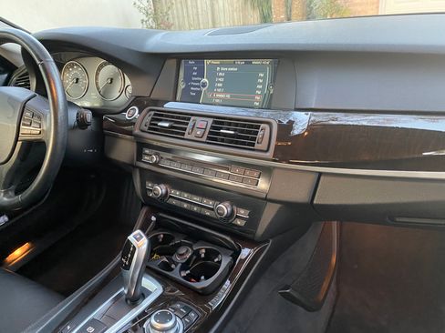 Used 2011 BMW 528i Sedan image 26