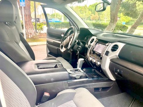 Used 2015 Toyota Tundra SR5 w/ SR5 Upgrade Package image 4