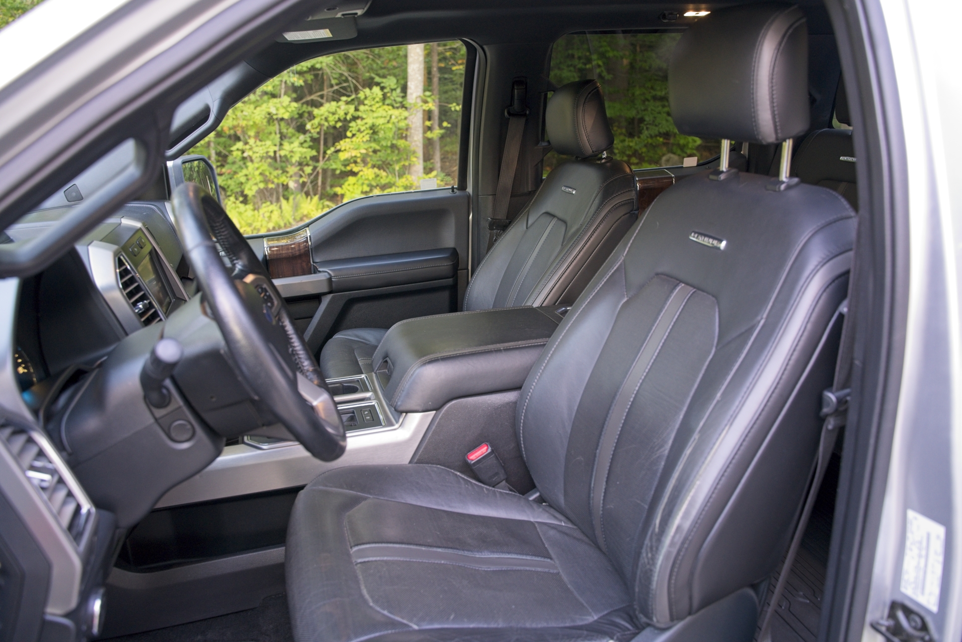 Used 2015 Ford F150 Platinum w/ Equipment Group 701A Luxury AWD/4WD image 21