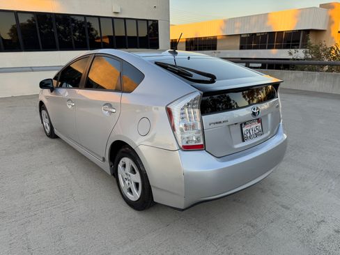 Used 2010 Toyota Prius Four image 8