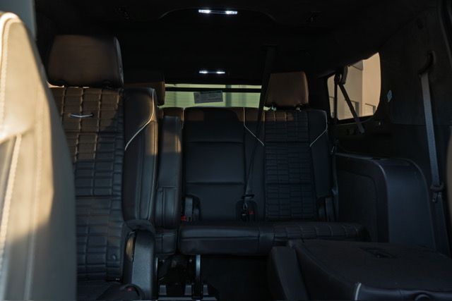 Used 2024 Cadillac Escalade ESV V w/ LPO, ONYX Package AWD/4WD image 11