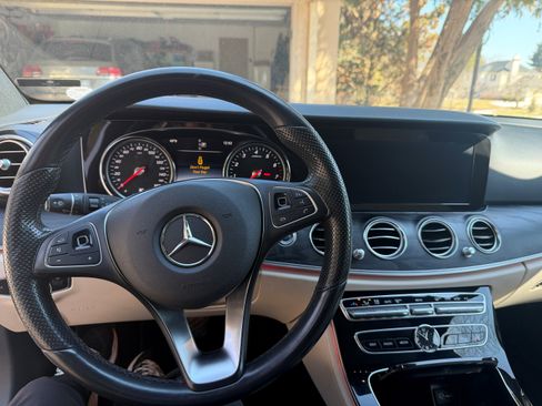 Used 2017 Mercedes-Benz E 400 4MATIC Wagon image 16