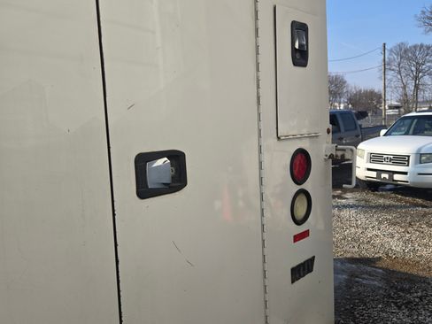 Used 2016 Chevrolet Express 3500 image 13