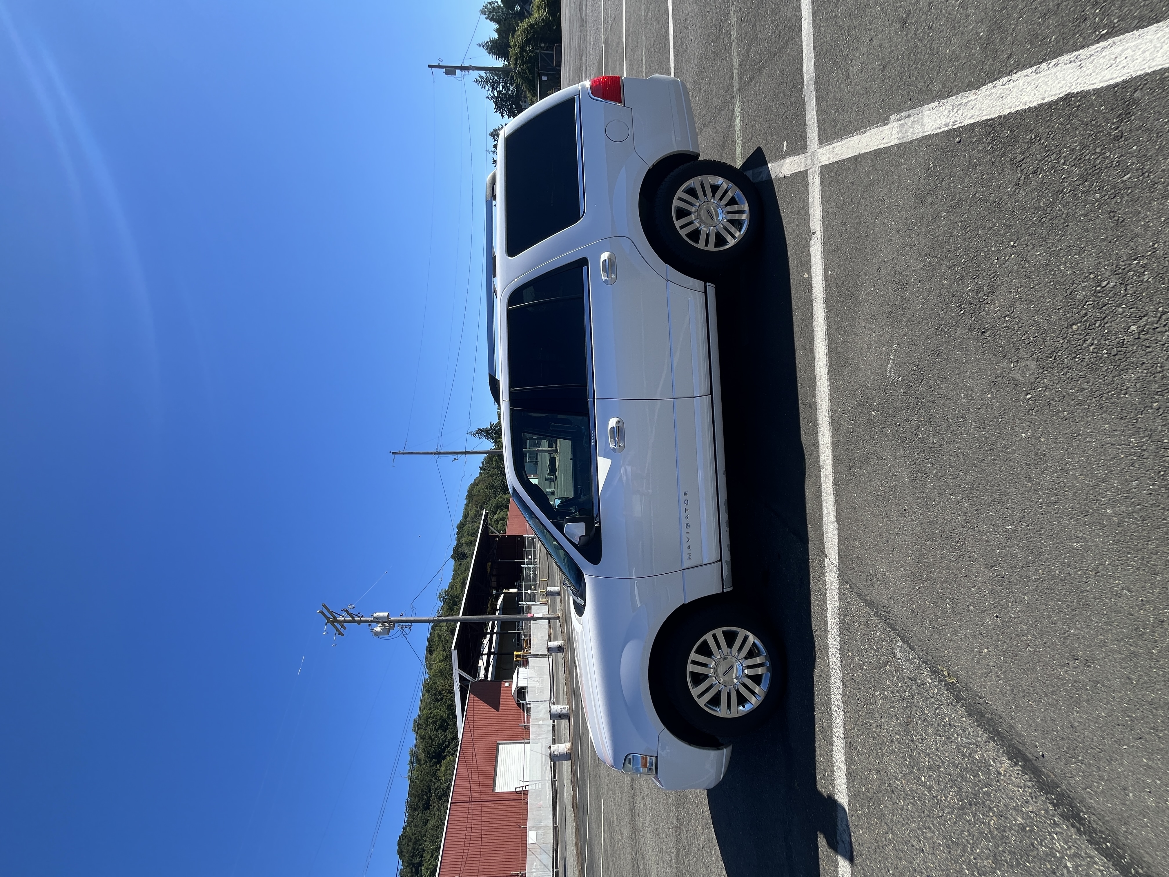 Used 2011 Lincoln Navigator 4WD w/ 101A Rapid Spec Order Code image 13