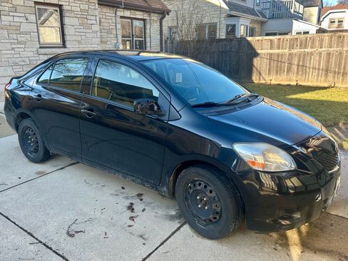 Used 2012 Toyota Yaris Sedan image 1