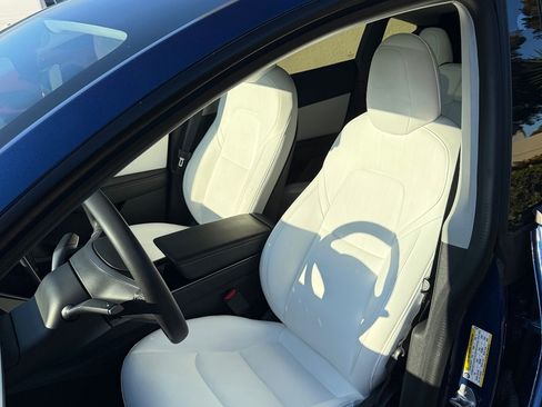 Used 2021 Tesla Model Y Performance image 23