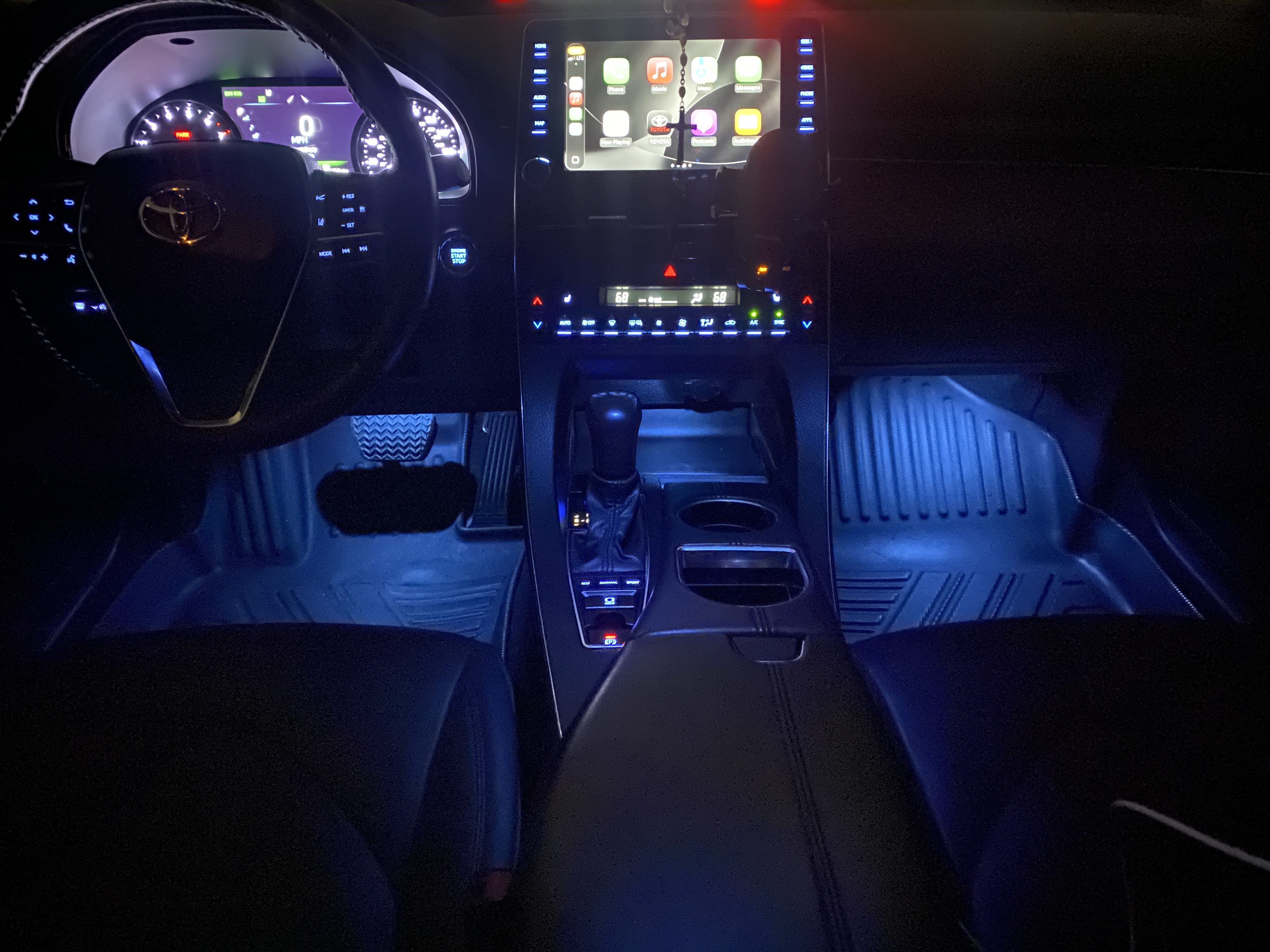 Used 2022 Toyota Avalon XLE FWD image 17