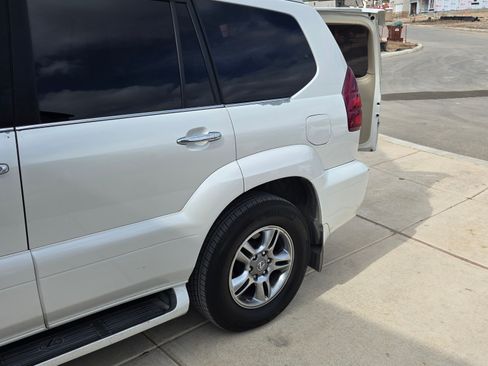 Used 2008 Lexus GX 470 image 2
