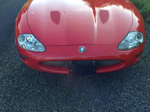 Used 2000 Jaguar XK8 Convertible image 9