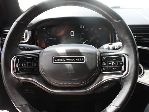 Used 2023 Jeep Grand Wagoneer Series II AWD/4WD image 9