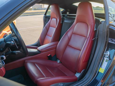 Used 2018 Porsche 718 Cayman S image 13