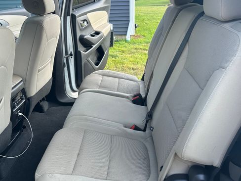 Used 2022 Chevrolet Traverse LS w/ Midnight/Sport Edition AWD/4WD image 13