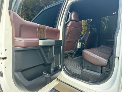 Used 2017 Ford F250 Platinum w/ Platinum Ultimate Package AWD/4WD image 6