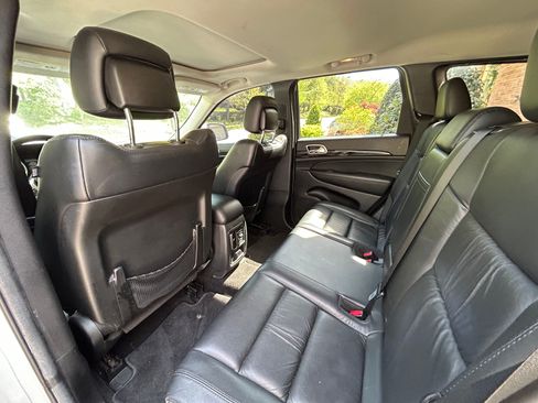 Used 2013 Jeep Grand Cherokee Laredo image 12