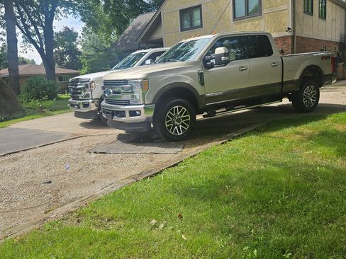 Used 2017 Ford F250 Lariat w/ Lariat Ultimate Package image 2