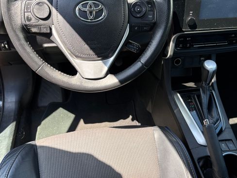 Used 2017 Toyota Corolla SE w/ Carpet Mat Package (TMS) FWD image 6