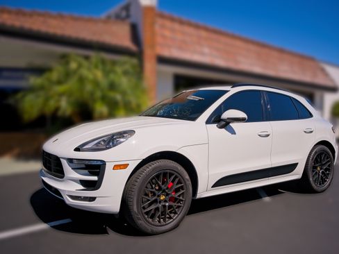 Used 2017 Porsche Macan GTS image 1