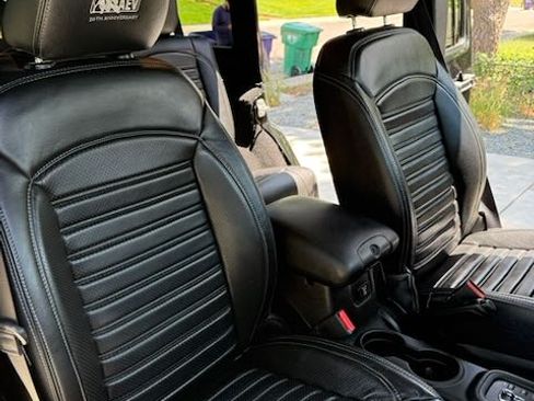 Used 2017 Jeep Wrangler Unlimited Rubicon w/ Dual Top Group image 12