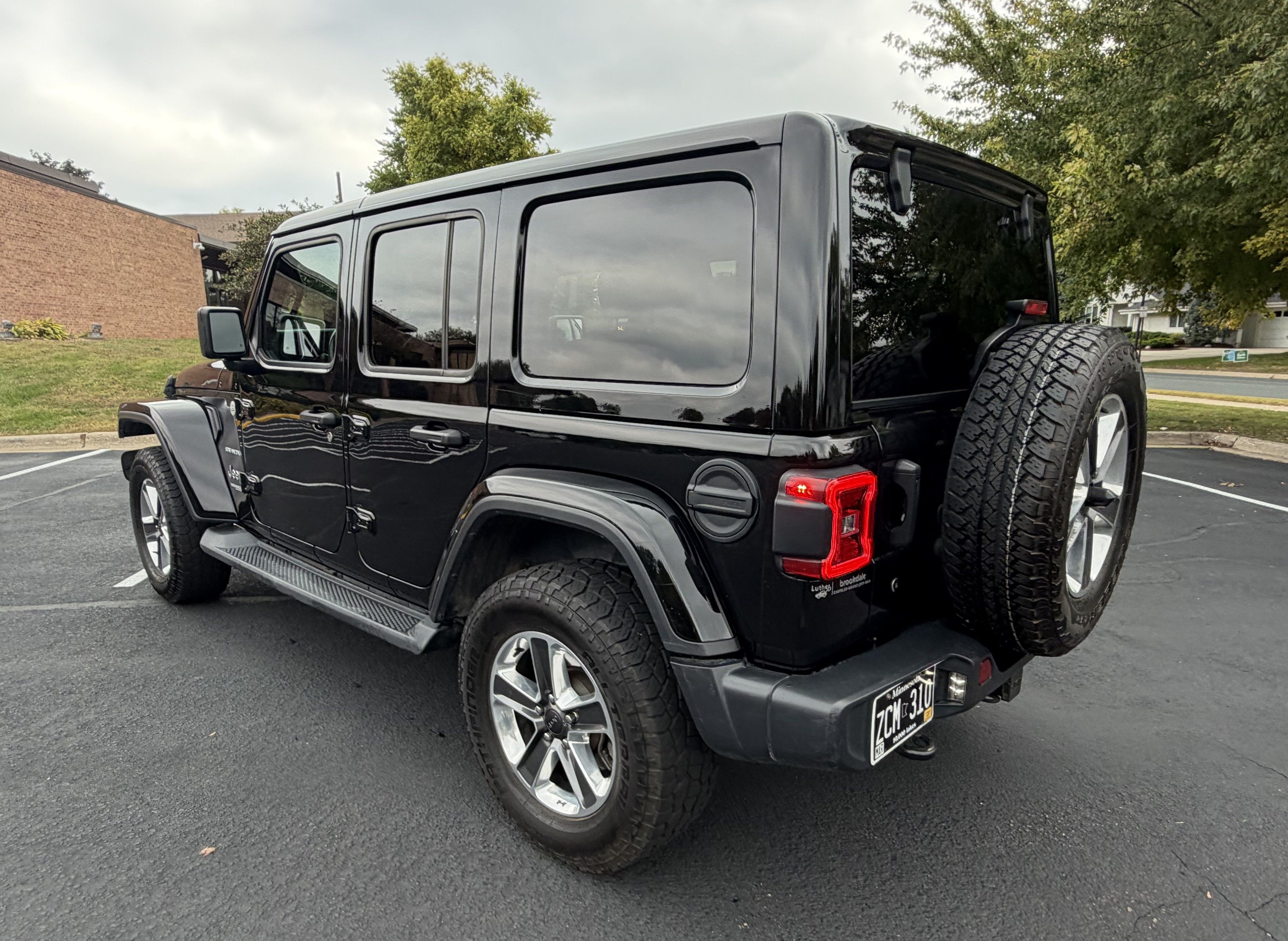 Used 2020 Jeep Wrangler Unlimited Sahara AWD/4WD image 21