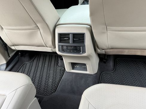 Used 2018 Volkswagen Atlas SEL w/ R-Line Package image 11