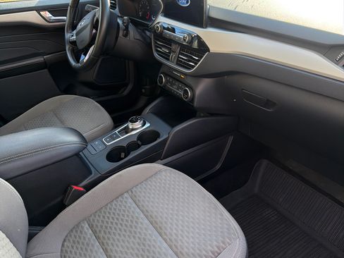 Used 2021 Ford Escape SE w/ Convenience Package image 4