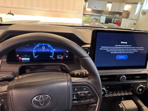 Used 2025 Toyota 4Runner Trailhunter image 15