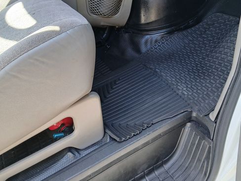 Used 2005 Chevrolet Astro w/ Convenience Package image 10