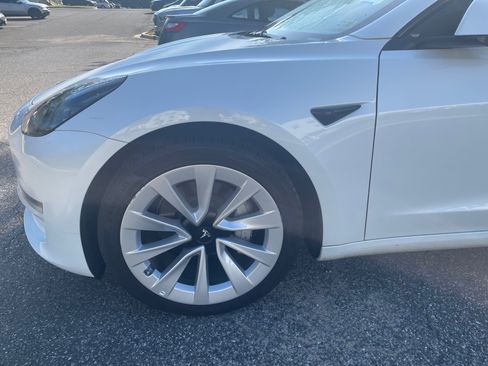 Used 2023 Tesla Model 3 Standard Range image 12