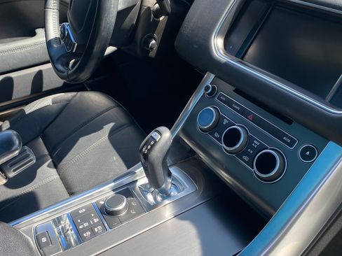 Used 2016 Land Rover Range Rover Sport SE image 9