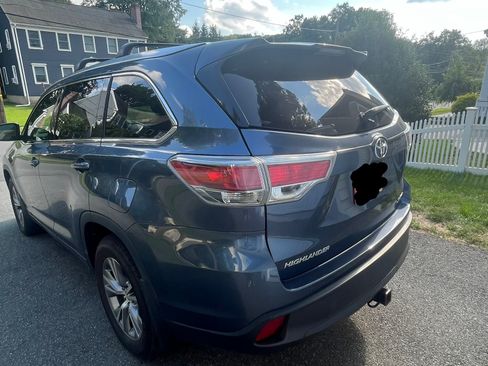 Used 2015 Toyota Highlander XLE AWD/4WD image 11