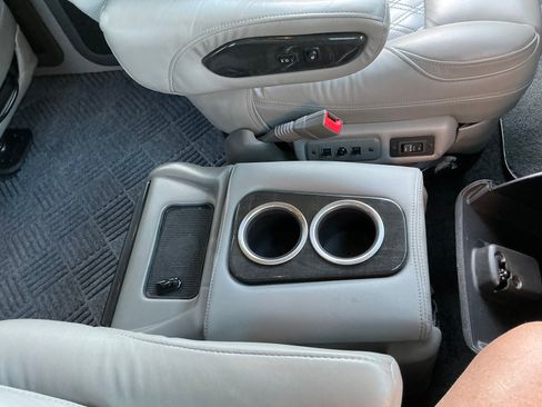 Used 2023 Chevrolet Express 2500 image 2