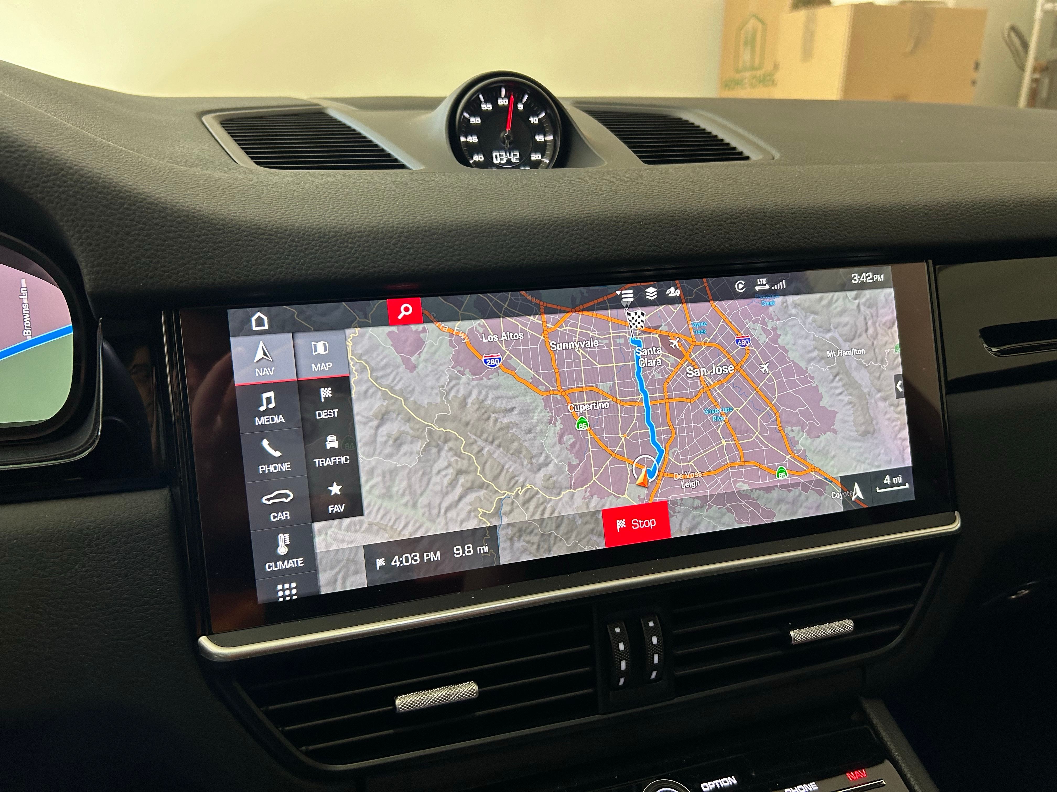 Used 2020 Porsche Cayenne AWD/4WD image 14