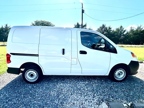 Used 2019 Nissan NV200 S w/ Cruise Control Package FWD image 2