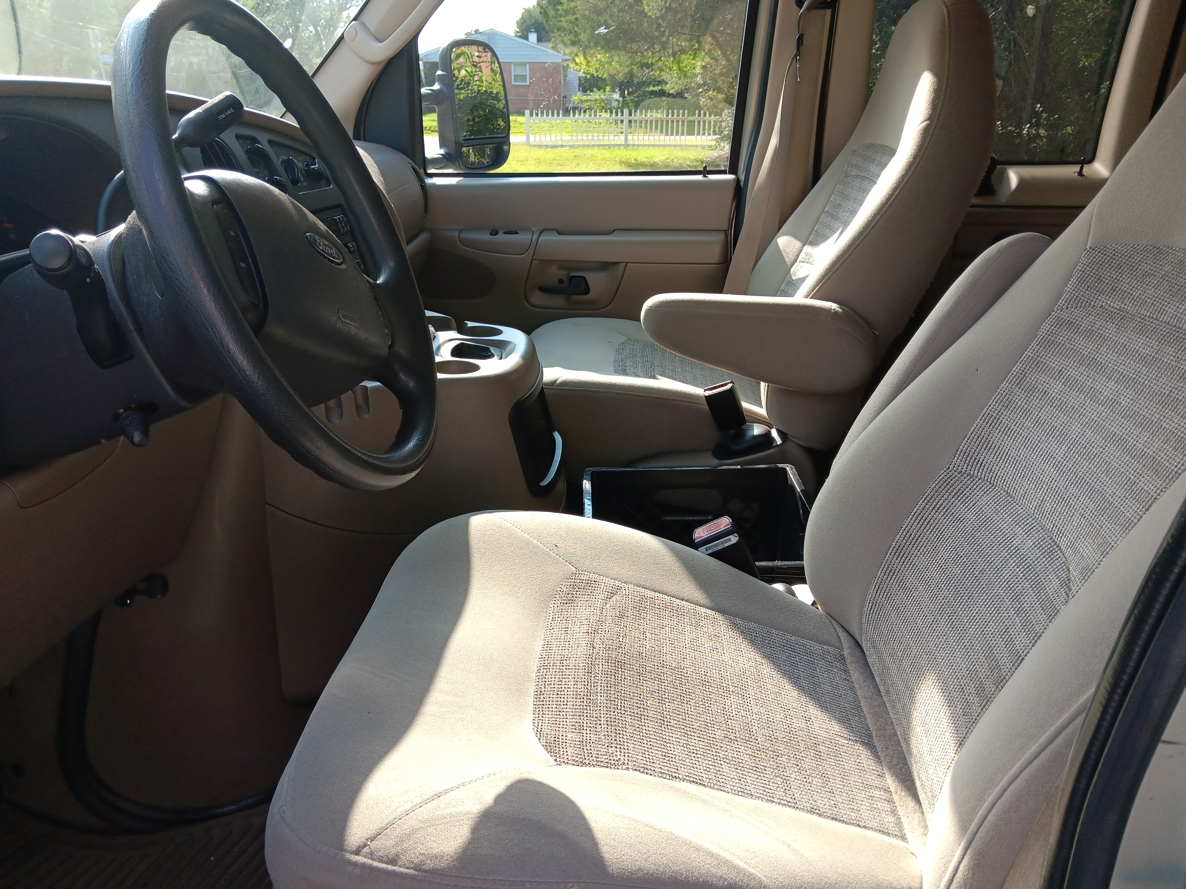 Used 2005 Ford E-350 and Econoline 350 XLT RWD image 10