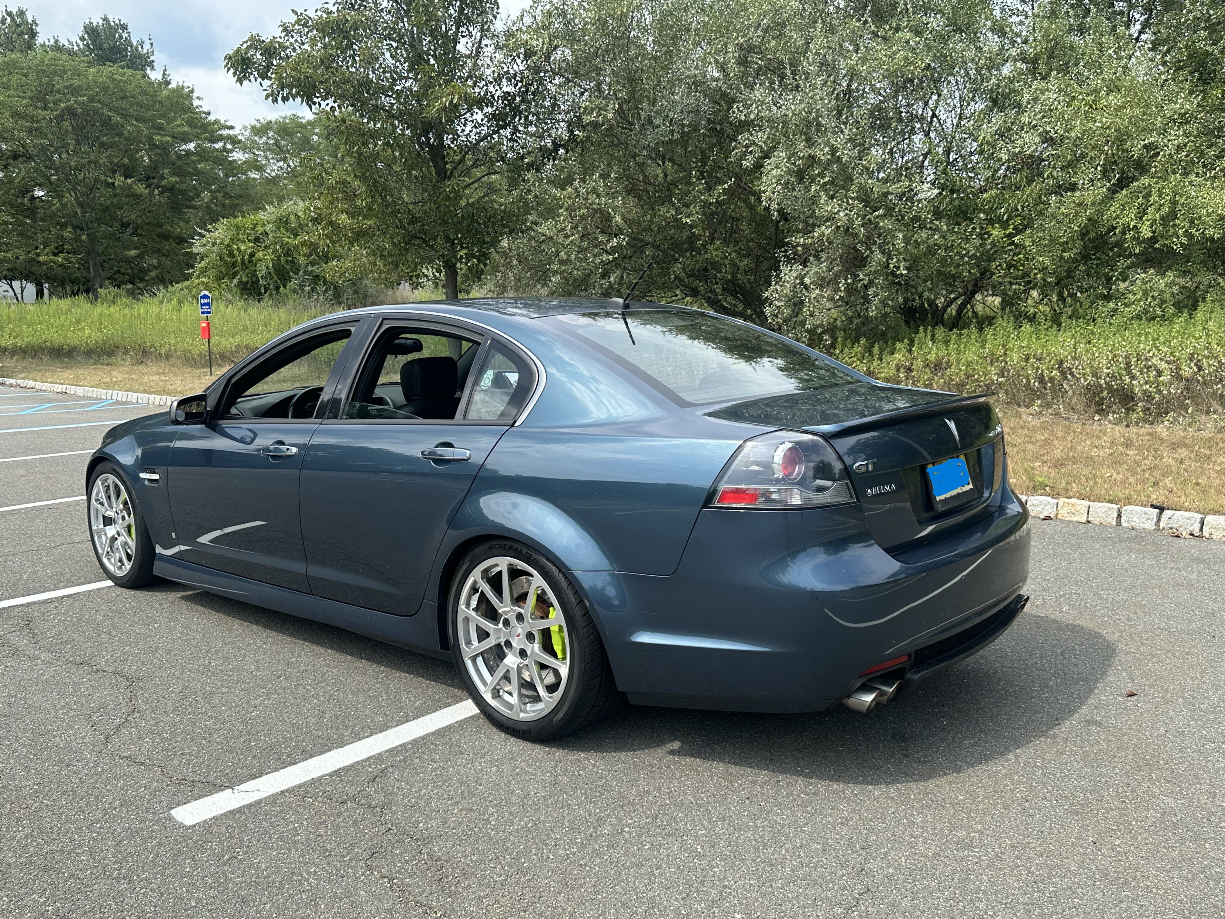 Used 2009 Pontiac G8 GT w/ Premium Package RWD image 12