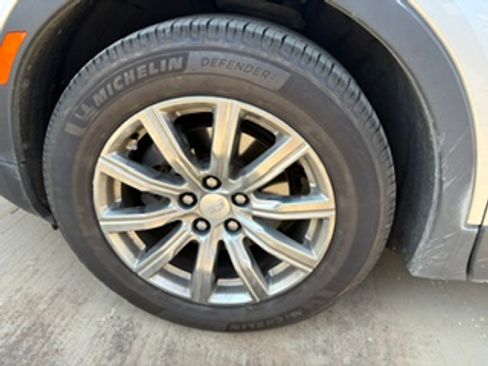 Used 2019 Cadillac XT4 Premium Luxury AWD/4WD image 6