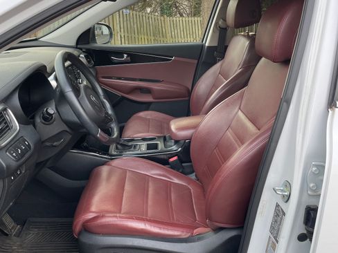 Used 2017 Kia Sorento SX image 8