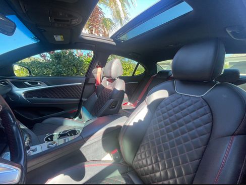 Used 2022 Genesis G70 3.3T image 12