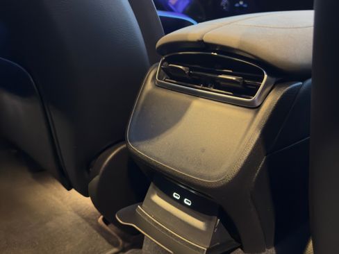 Used 2022 Mercedes-Benz EQS 450+ Sedan image 12