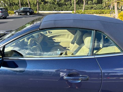 Used 2011 Jaguar XK Convertible image 14