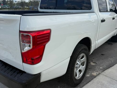 Used 2017 Nissan Titan S image 6
