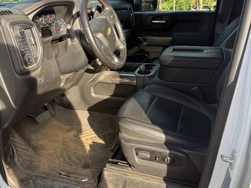 Used 2022 Chevrolet Silverado 3500 LTZ w/ LTZ Plus Package image 12