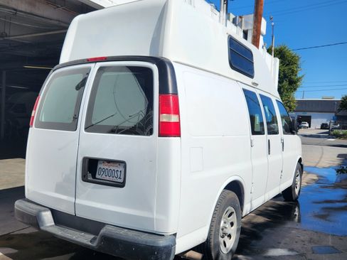 Used 2014 Chevrolet Express 1500 image 9