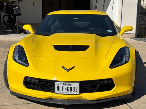 Used 2019 Chevrolet Corvette Z06 image 2