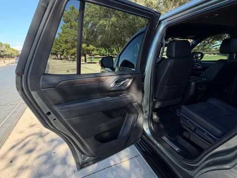 Used 2023 Chevrolet Tahoe LT w/ Luxury Package RWD image 16