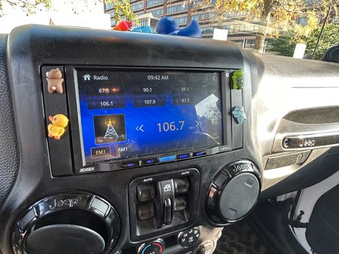 Used 2014 Jeep Wrangler Unlimited Sahara w/ Dual Top Group image 16