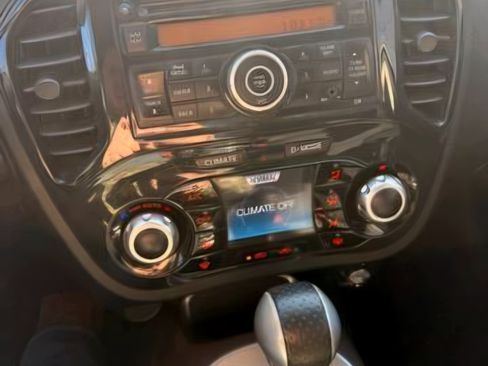 Used 2011 Nissan Juke SV image 9