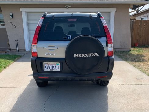 Used 2005 Honda CR-V LX image 9