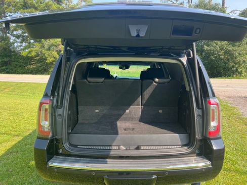 Used 2019 GMC Yukon Denali w/ Denali Ultimate Package RWD image 1