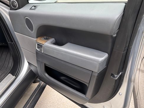 Used 2014 Land Rover Range Rover Sport HSE image 27
